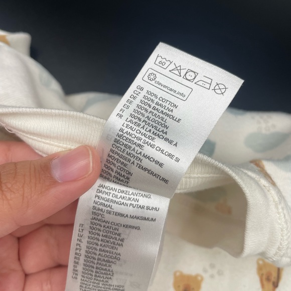 Infant baby footie pajama H&M 6-9 months bear and umbrella print - Picture 3 of 4